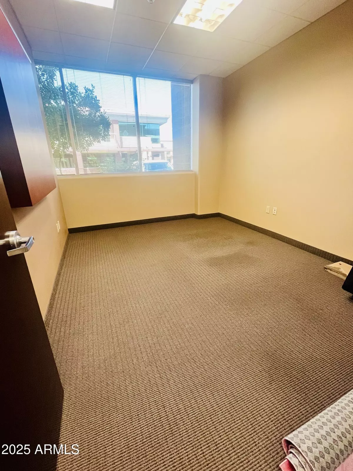 Scottsdale, AZ 85260,8985 E BELL Road #112