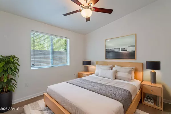 Phoenix, AZ 85014,1219 E COLTER Street #8