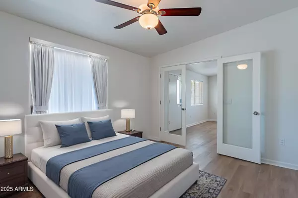 Phoenix, AZ 85014,1219 E COLTER Street #8