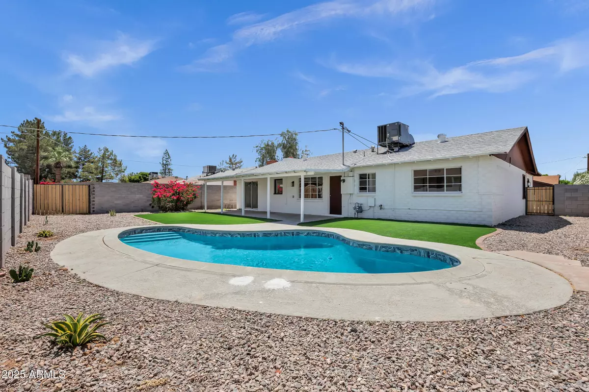 Scottsdale, AZ 85251,8002 E WHITTON Avenue