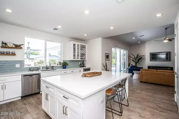 Phoenix, AZ 85018,4124 E INDIANOLA Avenue