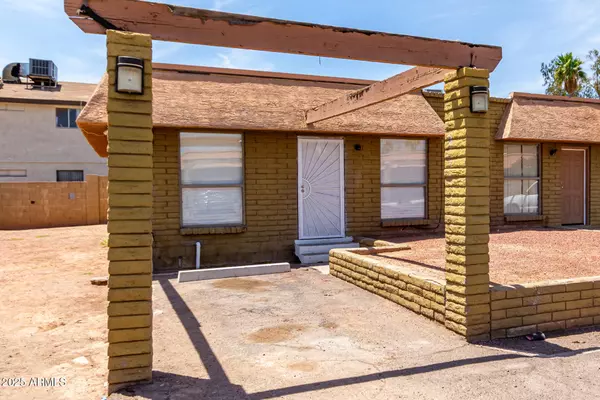 Phoenix, AZ 85015,2333 W GLENROSA Avenue W #113