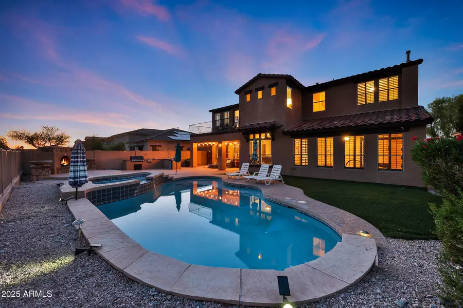 18121 W LAS CRUCES Drive, Goodyear, AZ 85338