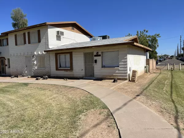 Phoenix, AZ 85033,7109 W WOLF Street