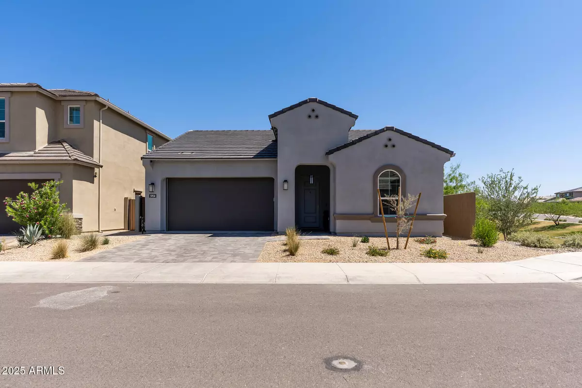 Phoenix, AZ 85054,5954 E CAT BALUE Drive