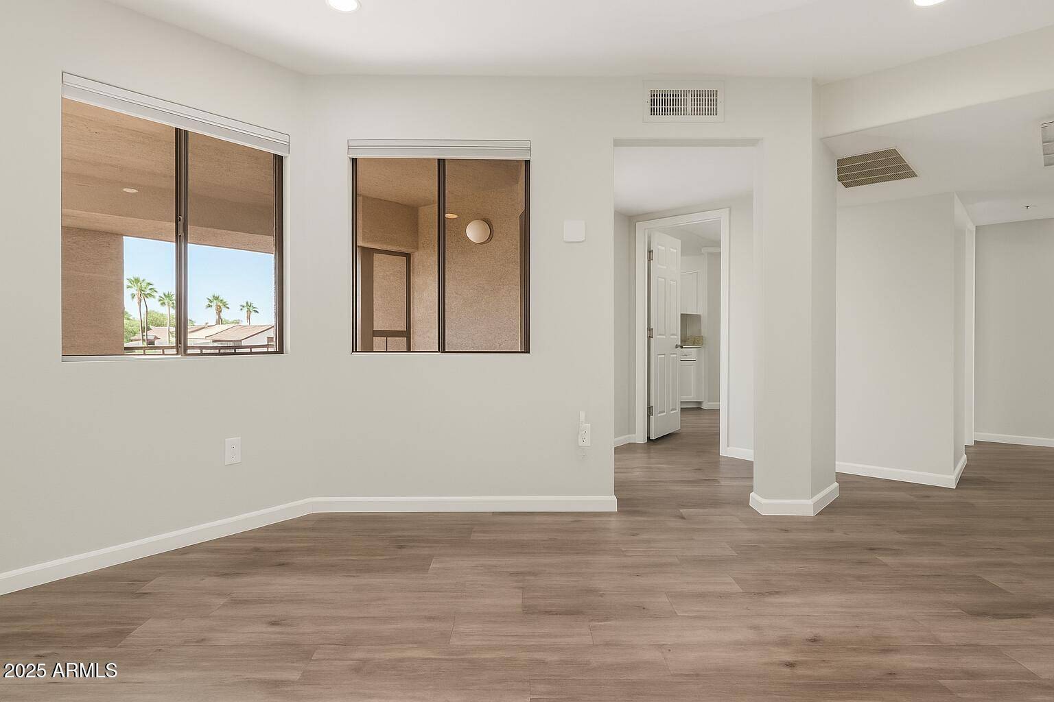 Scottsdale, AZ 85258,9460 E MISSION Lane #211