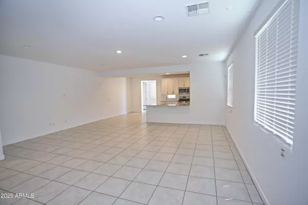 Phoenix, AZ 85043,6349 W RAYMOND Street