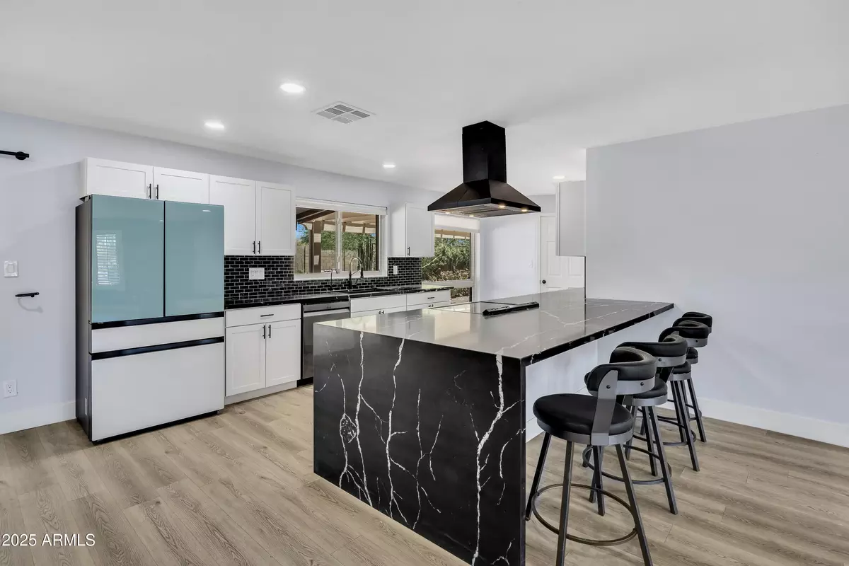 Scottsdale, AZ 85254,5728 E SHARON Drive