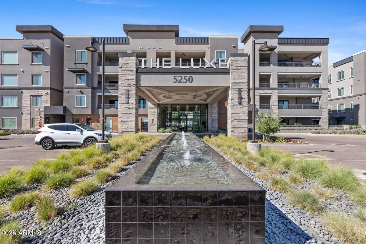 Phoenix, AZ 85054,5250 E DEER VALLEY Drive #247