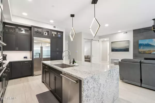 Phoenix, AZ 85054,5250 E DEER VALLEY Drive #247