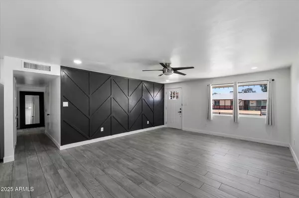 Phoenix, AZ 85032,3850 E LUDLOW Drive