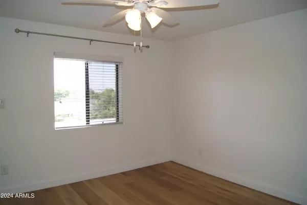 Phoenix, AZ 85018,3825 E Camelback Road #248