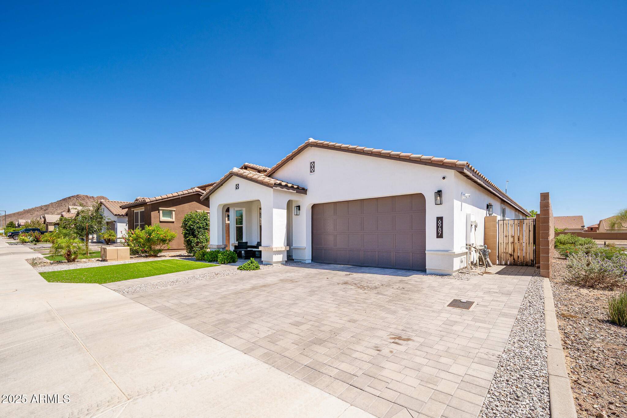6987 W SPUR Drive, Peoria, AZ 85383