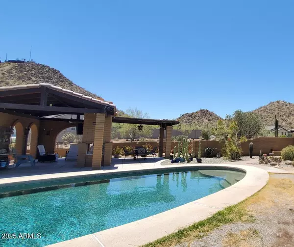 Mesa, AZ 85207,9607 E MCKELLIPS Road