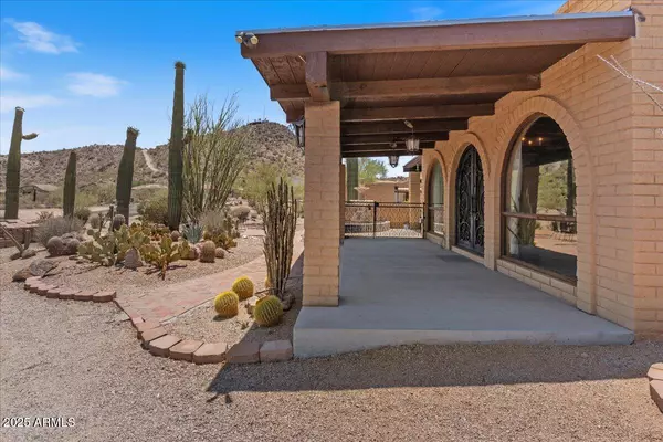 Mesa, AZ 85207,9607 E MCKELLIPS Road