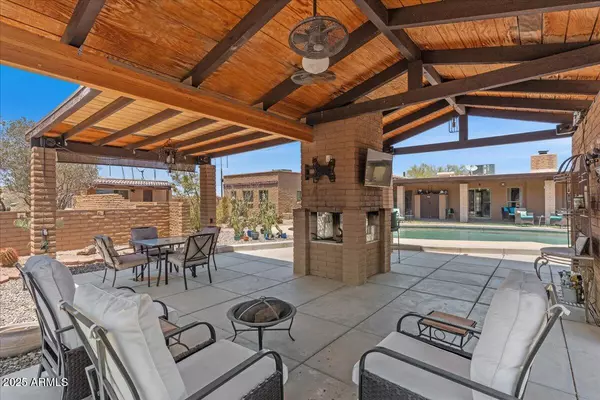 Mesa, AZ 85207,9607 E MCKELLIPS Road