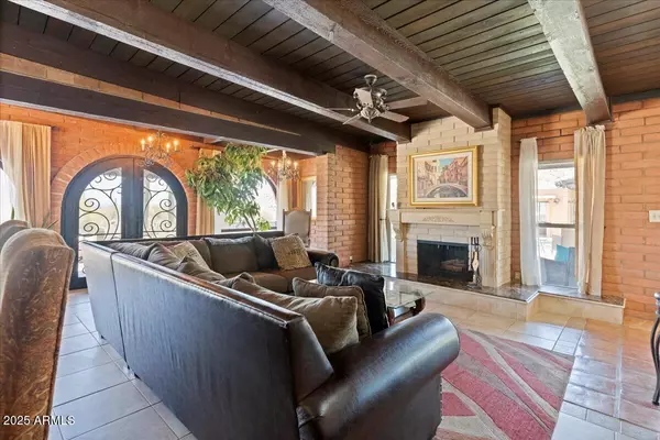 Mesa, AZ 85207,9607 E MCKELLIPS Road