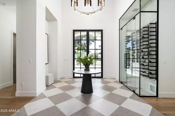 Scottsdale, AZ 85251,6302 E CALLE DEL NORTE --