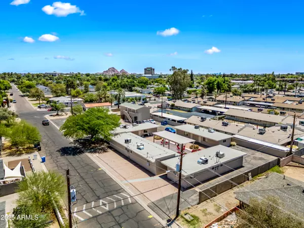 3949 E EARLL Drive, Phoenix, AZ 85018