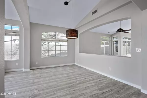 Tempe, AZ 85284,115 W EL FREDA Road