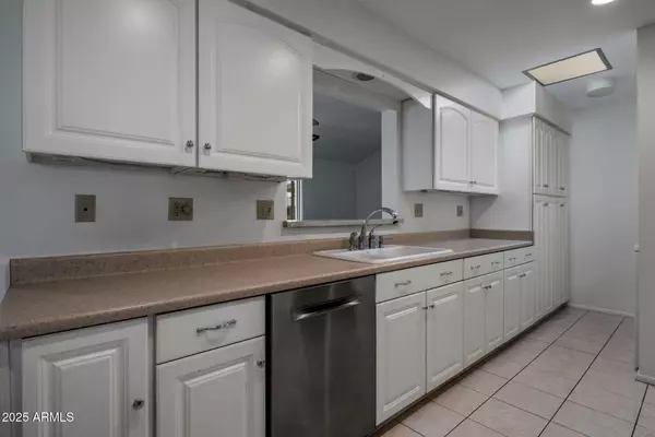 Sun City, AZ 85351,10325 W PRAIRIE HILLS Circle