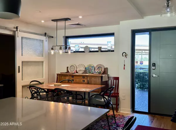 Phoenix, AZ 85016,2300 E CAMPBELL Avenue #212