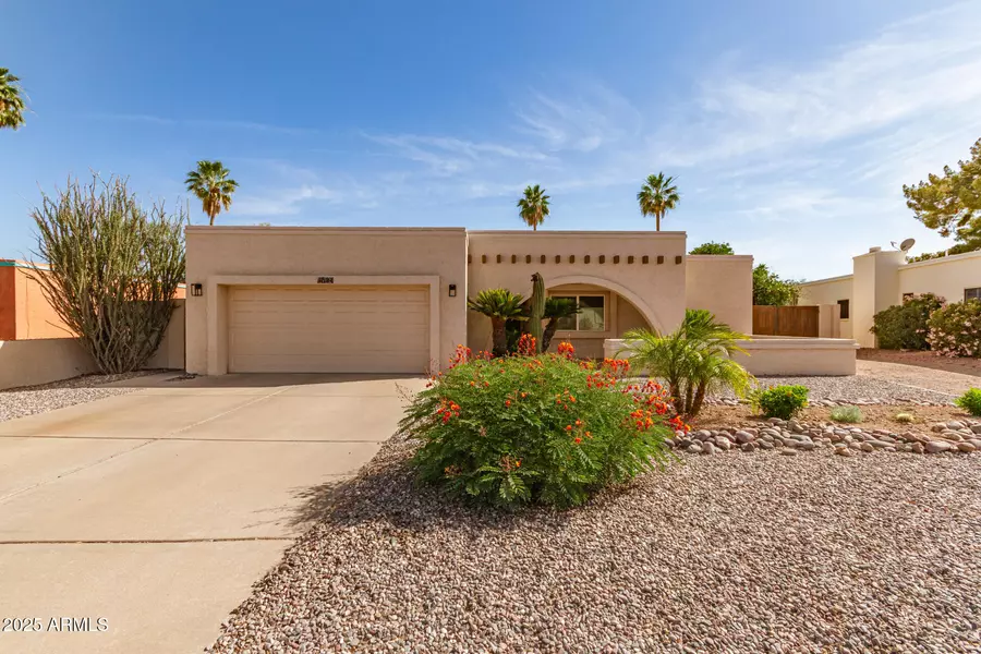 4527 E SUNRISE Drive, Phoenix, AZ 85044
