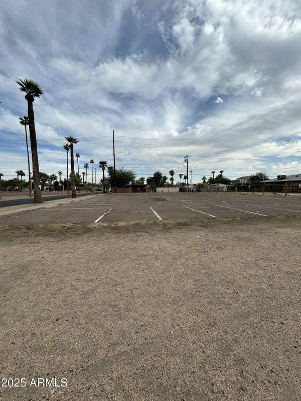 1601 W MCDOWELL Road #1, Phoenix, AZ 85007