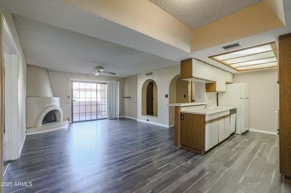 Phoenix, AZ 85020,10410 N CAVE CREEK Road #2220