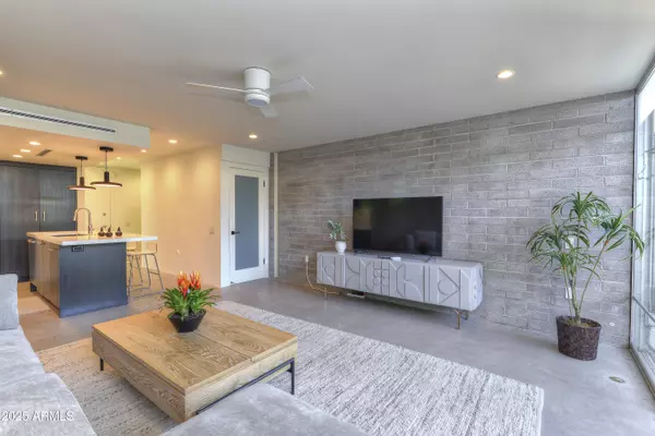 Phoenix, AZ 85018,4411 N 40TH Street N #37