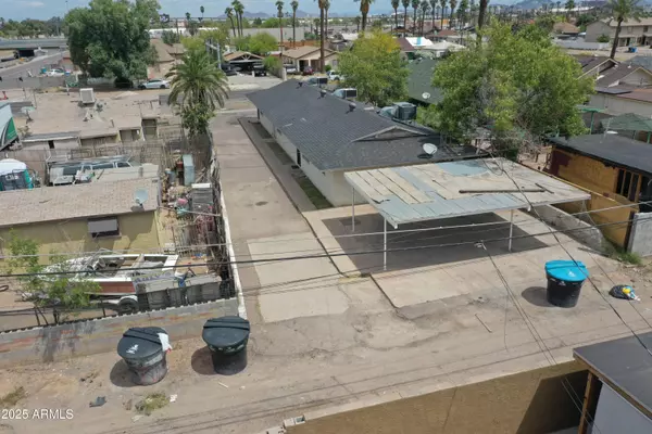 Phoenix, AZ 85009,2213 W ADAMS Street