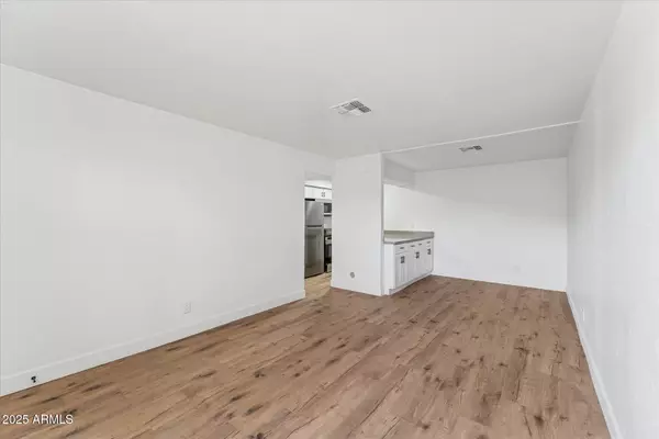 Phoenix, AZ 85040,2739 E TAMARISK Avenue #3