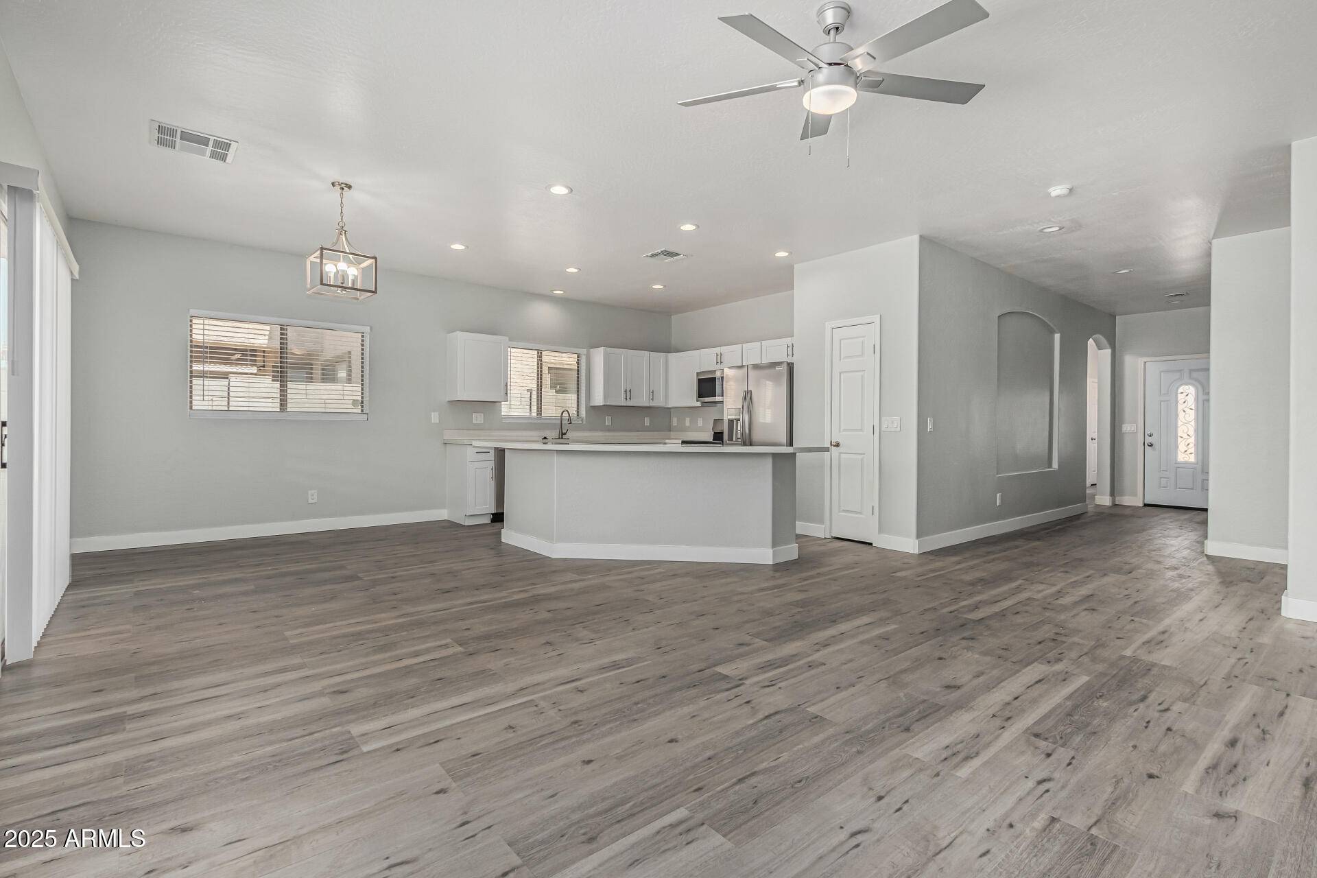 Tolleson, AZ 85353,9224 W RAYMOND Street