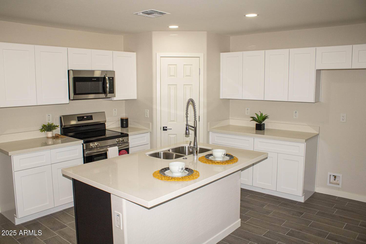 Arizona City, AZ 85123,9494 W TINAJAS Drive