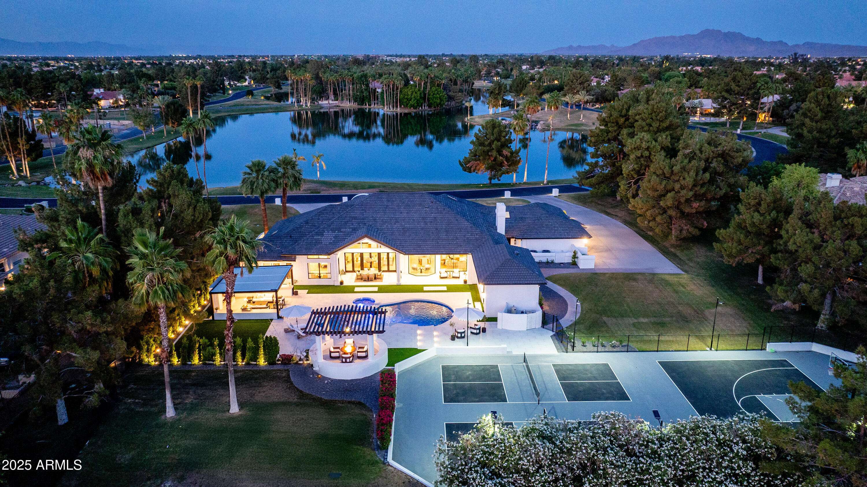 Chandler, AZ 85248,5 E OAKWOOD HILLS Drive