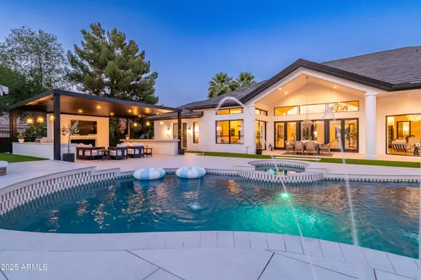 Chandler, AZ 85248,5 E OAKWOOD HILLS Drive