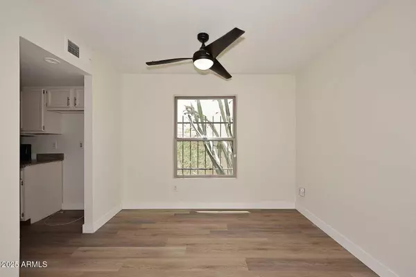 Phoenix, AZ 85032,15801 N 29TH Street N #20