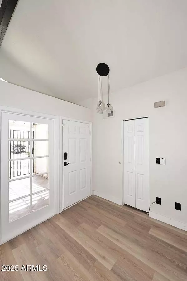 Phoenix, AZ 85032,15801 N 29TH Street N #20