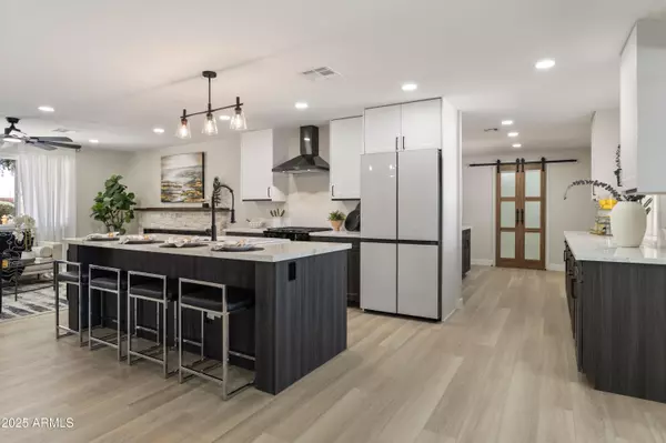 Phoenix, AZ 85028,2802 E MERCER Lane