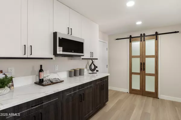 Phoenix, AZ 85028,2802 E MERCER Lane