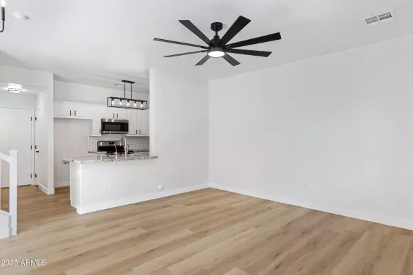 1563 S LONGSPUR Lane, Gilbert, AZ 85296