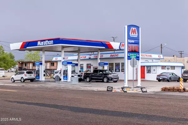 Holbrook, AZ 86025,404 NAVAJO Boulevard
