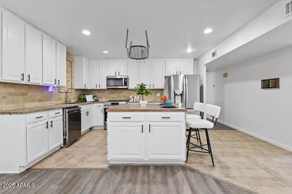 4353 W MESCAL Street, Glendale, AZ 85304