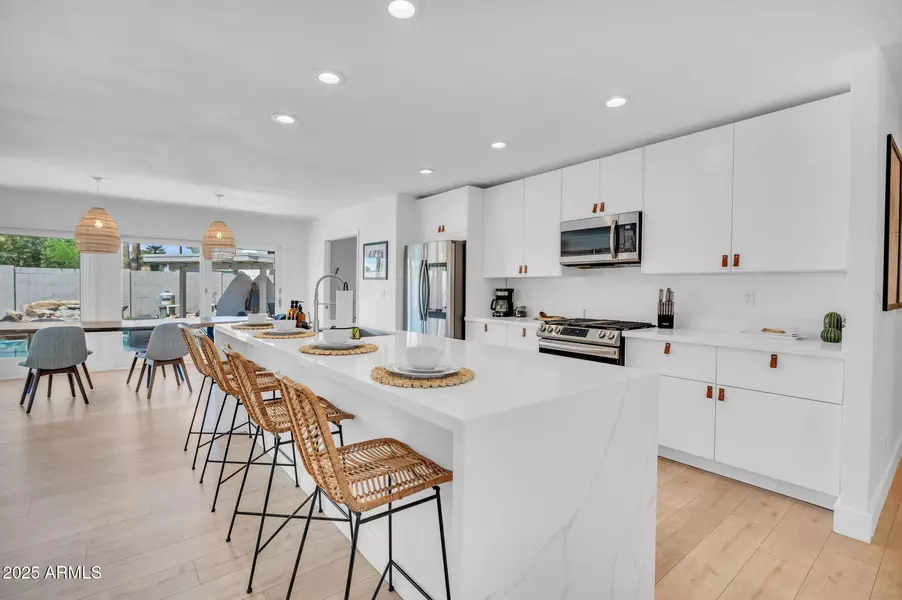 8614 E ROSE Lane, Scottsdale, AZ 85250