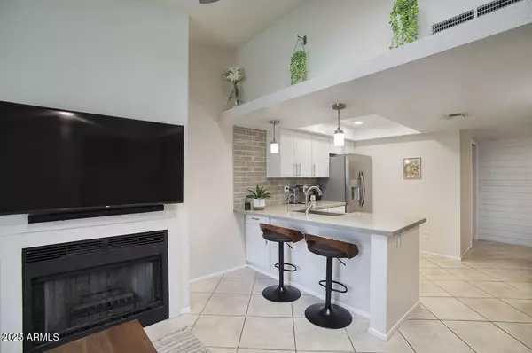 Phoenix, AZ 85027,2020 W UNION HILLS Drive #110