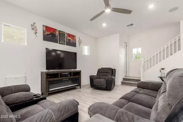 Chandler, AZ 85286,286 E RALEIGH Drive