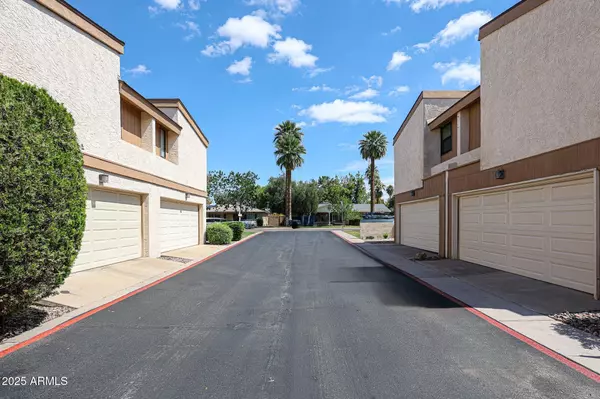 Phoenix, AZ 85014,6533 N 10TH Place