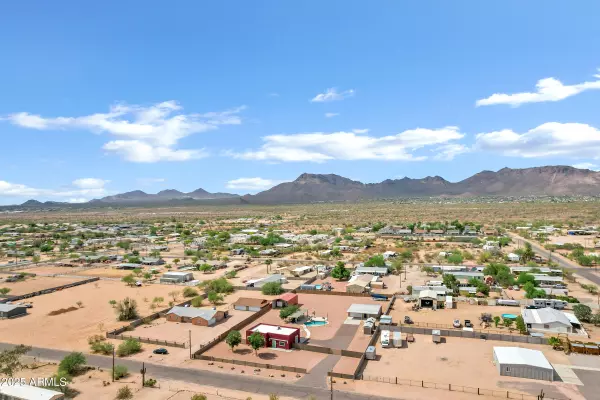 Apache Junction, AZ 85120,2926 W Smoketree Street