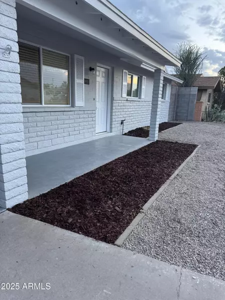 1813 E BOISE Street, Mesa, AZ 85203