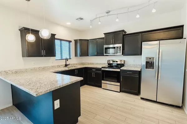 Phoenix, AZ 85042,7312 S 13TH Way